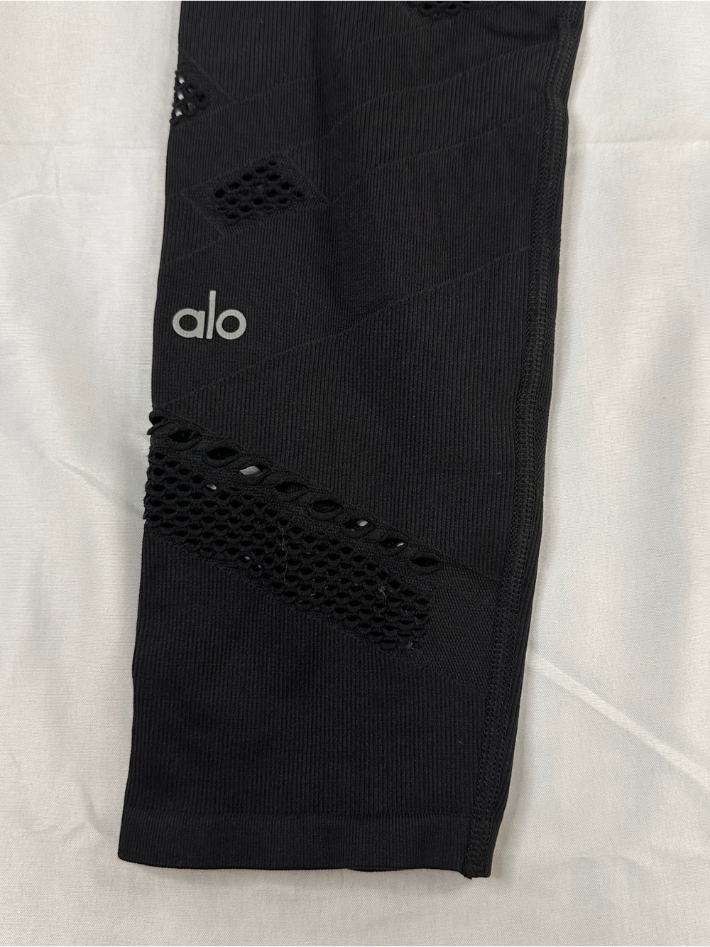 Alo Yoga Black High-Waist Mesh Panel Capri Leggings Women’s Small - (536)